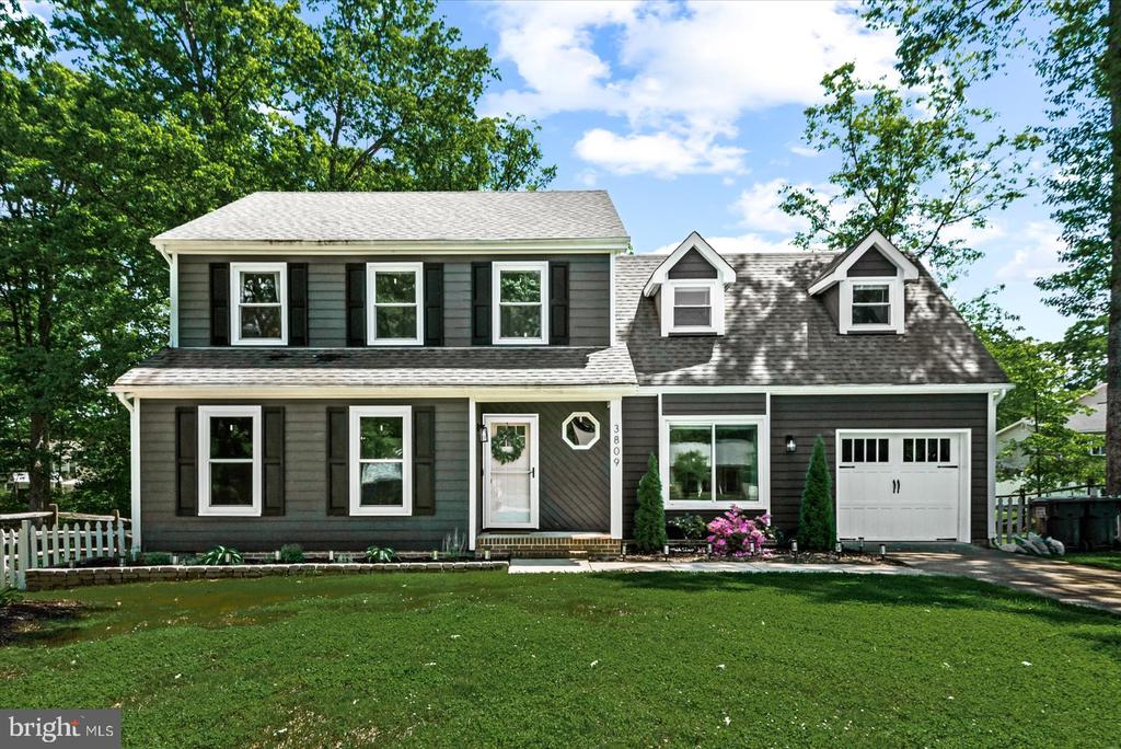 3809 RAYNOLD COURT