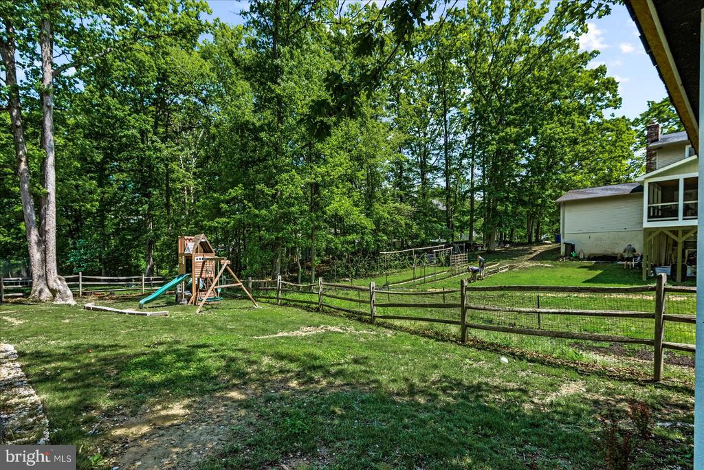 3809 RAYNOLD COURT