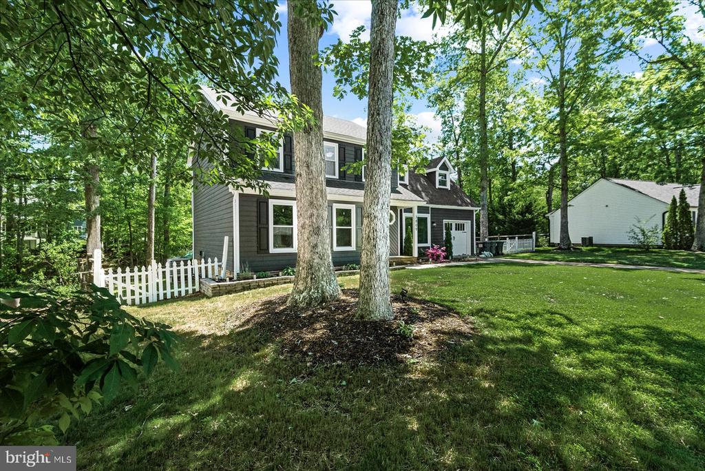3809 RAYNOLD COURT