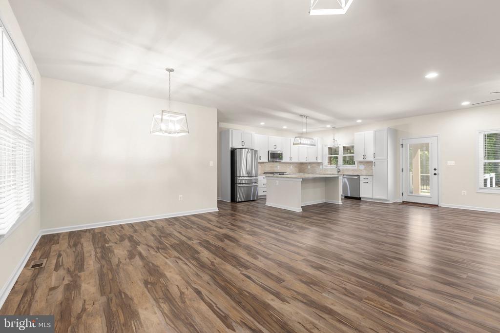 4301 CREIGHTON LANE