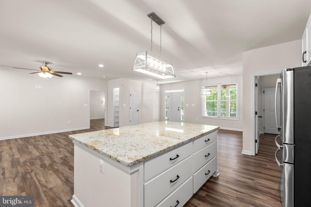4301 CREIGHTON LANE