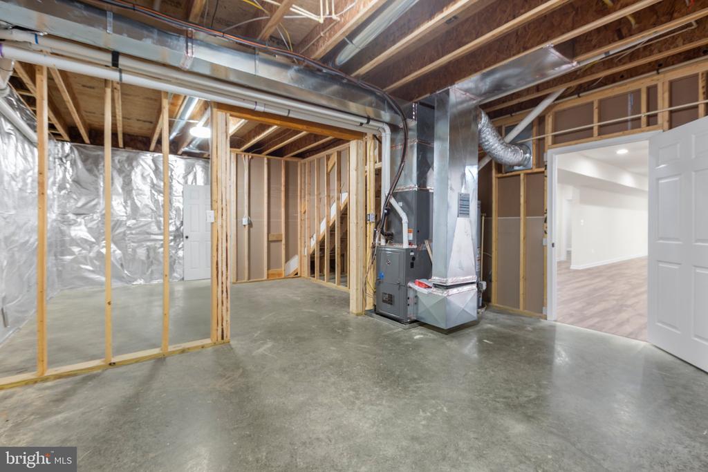 4301 CREIGHTON LANE