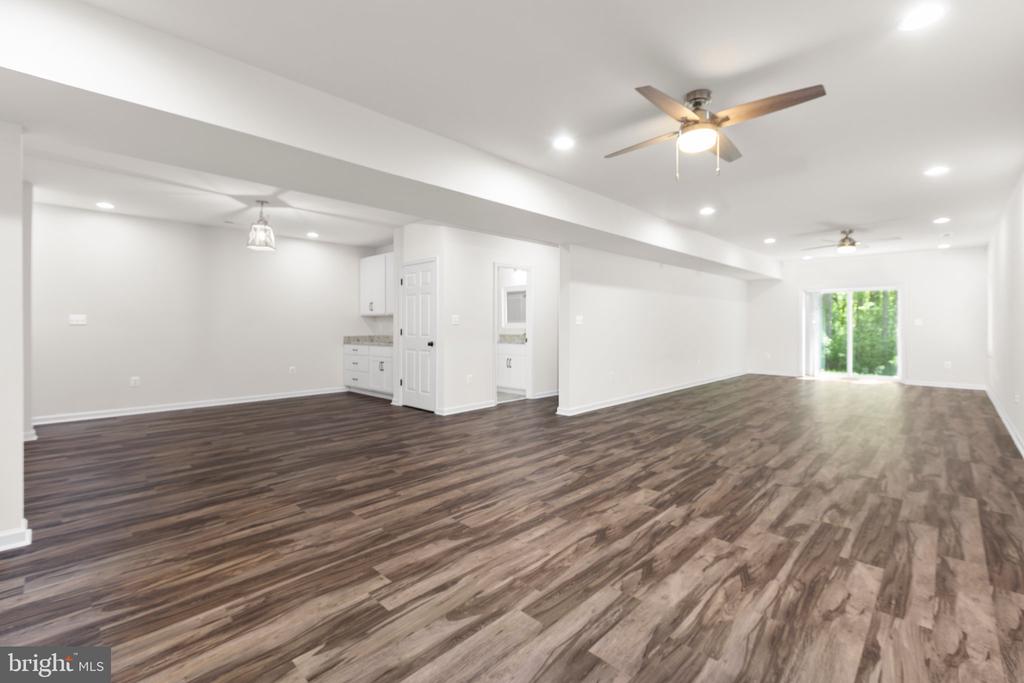 4301 CREIGHTON LANE