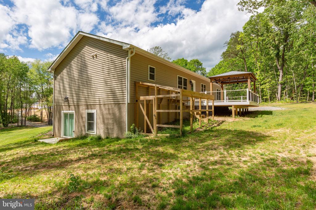 4301 CREIGHTON LANE