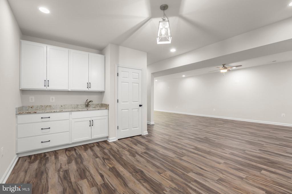 4301 CREIGHTON LANE