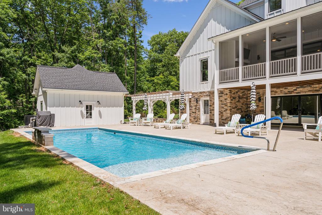 11206 PRESWICK LANE
