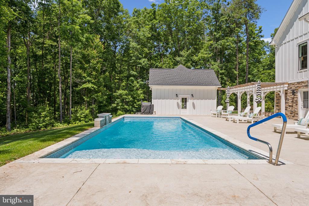 11206 PRESWICK LANE