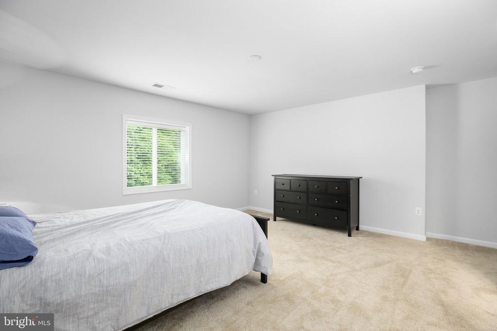 8722 WILMORE LANE