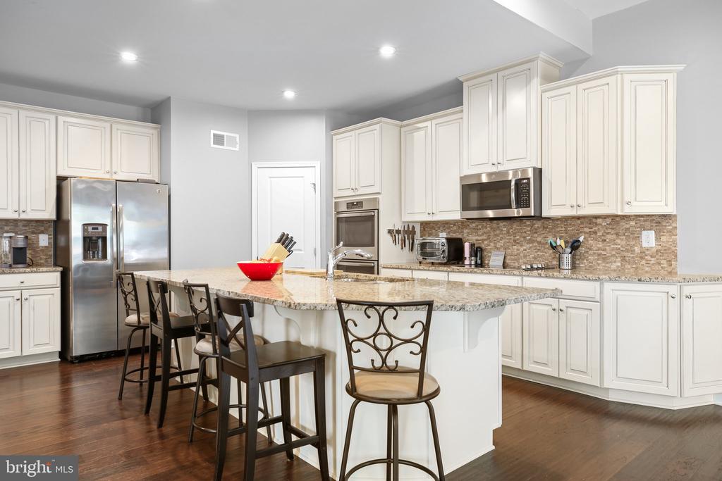 8722 WILMORE LANE