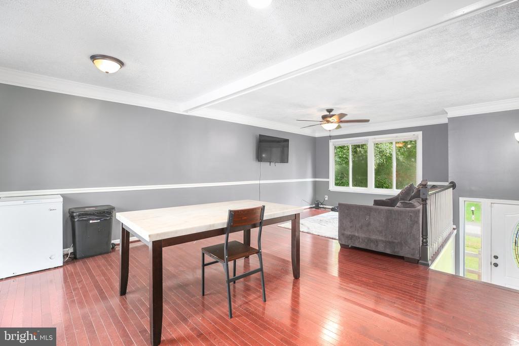 11002 MEADOWLARK LANE
