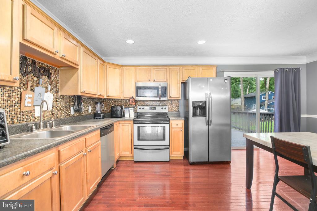11002 MEADOWLARK LANE