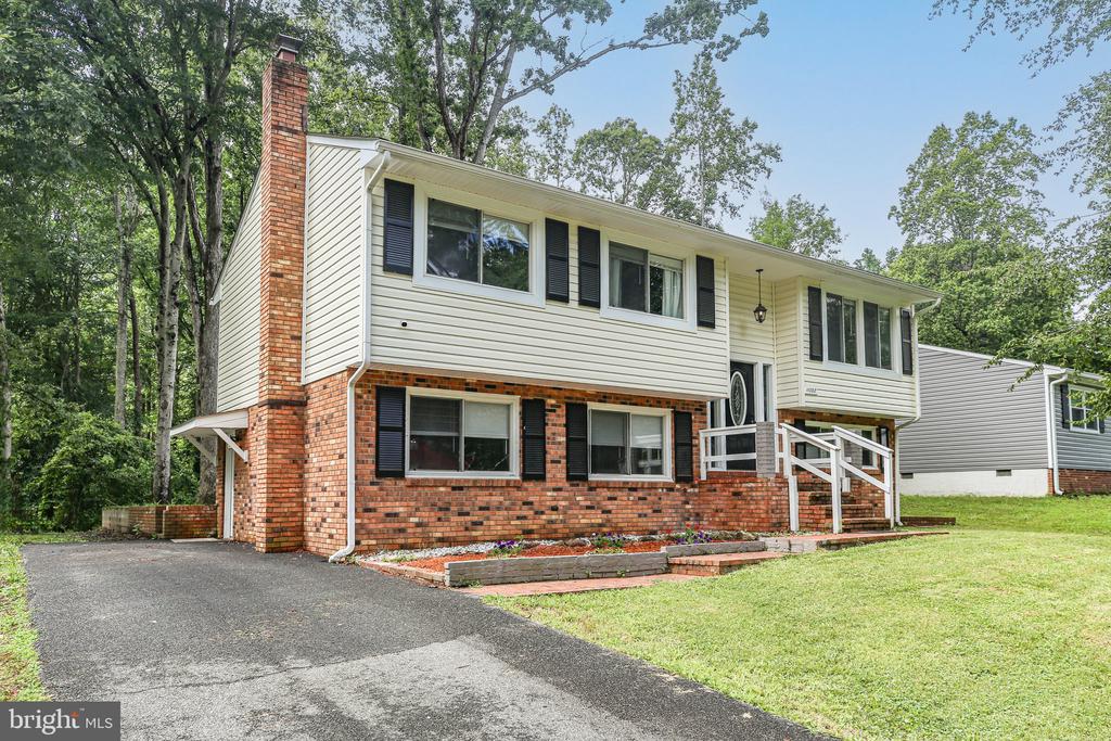 11002 MEADOWLARK LANE