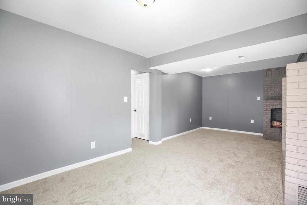 11002 MEADOWLARK LANE