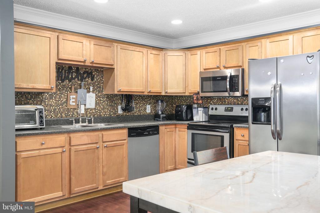 11002 MEADOWLARK LANE