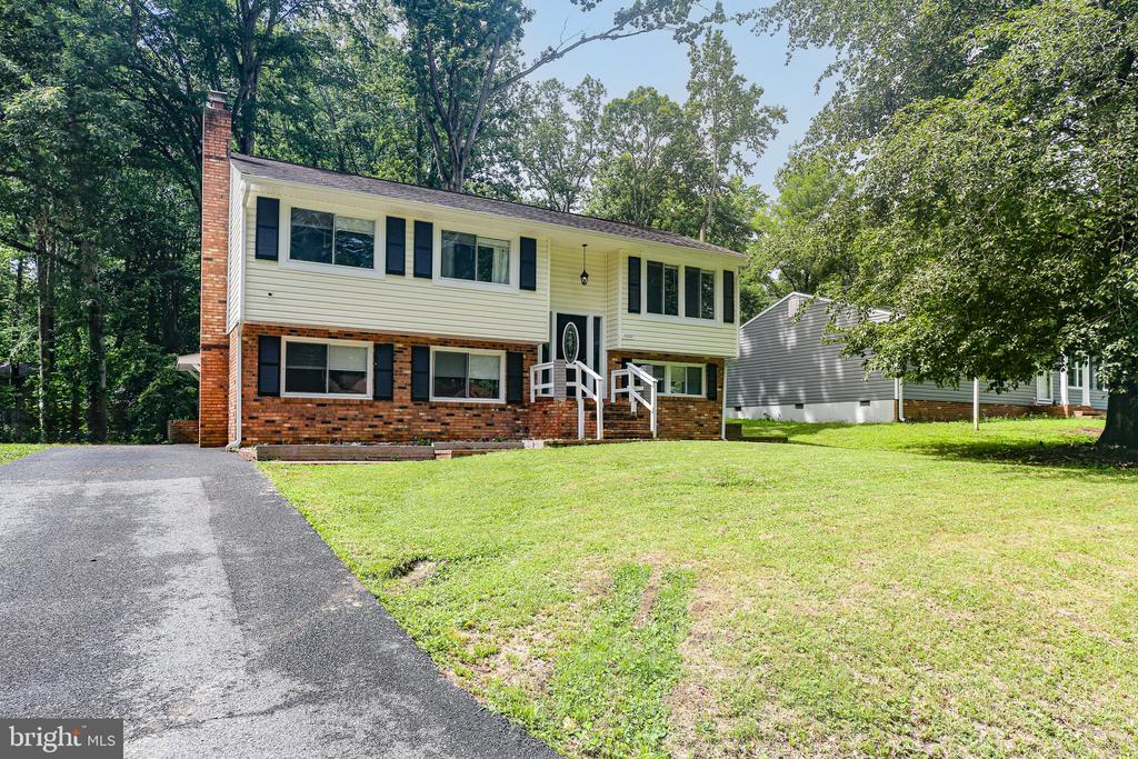 11002 MEADOWLARK LANE