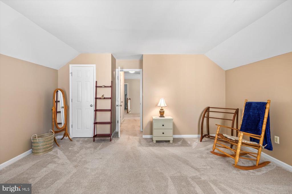 4924 QUEENSBURY CIRCLE