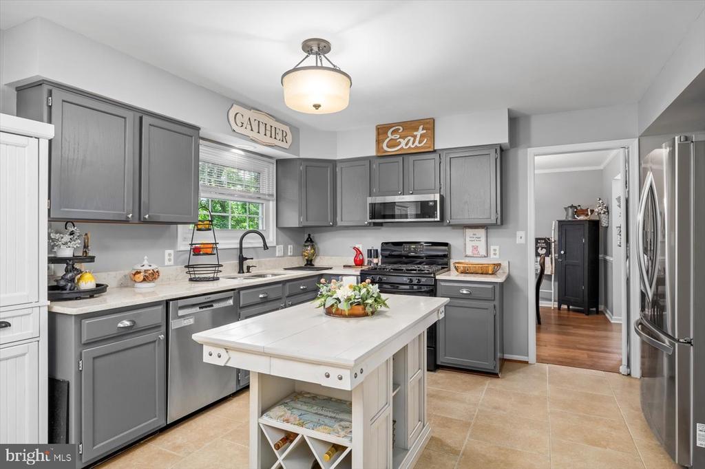 4924 QUEENSBURY CIRCLE