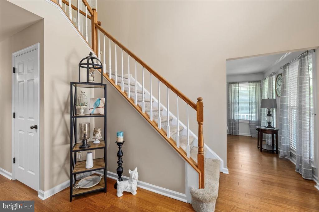 4924 QUEENSBURY CIRCLE