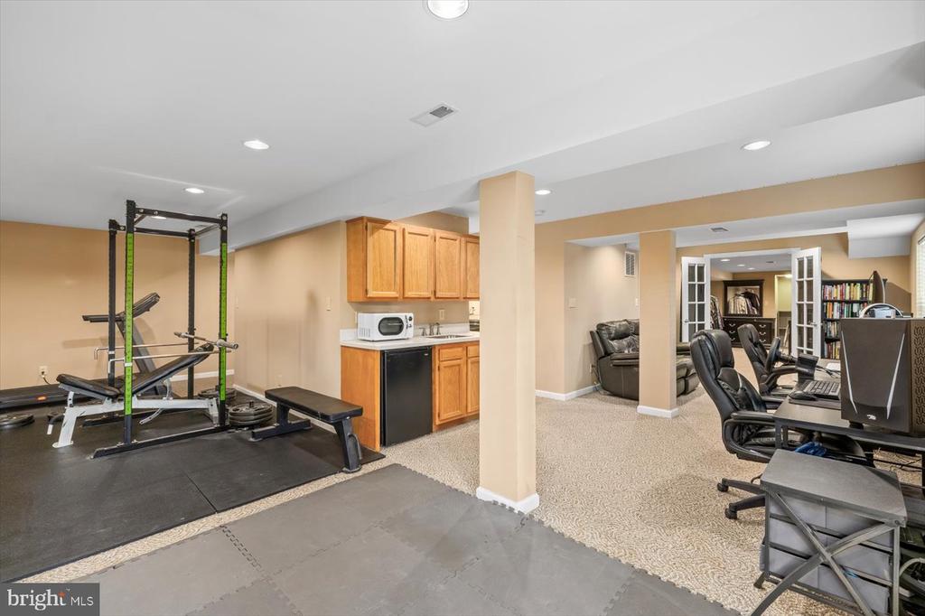 4924 QUEENSBURY CIRCLE