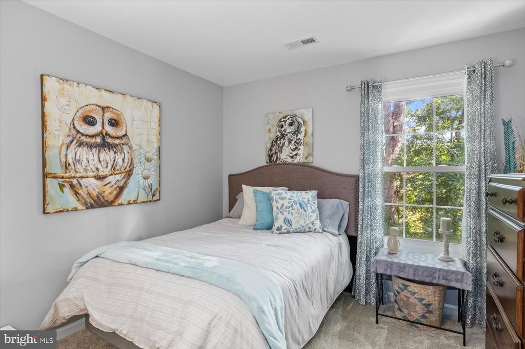4924 QUEENSBURY CIRCLE