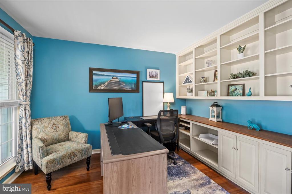 4924 QUEENSBURY CIRCLE