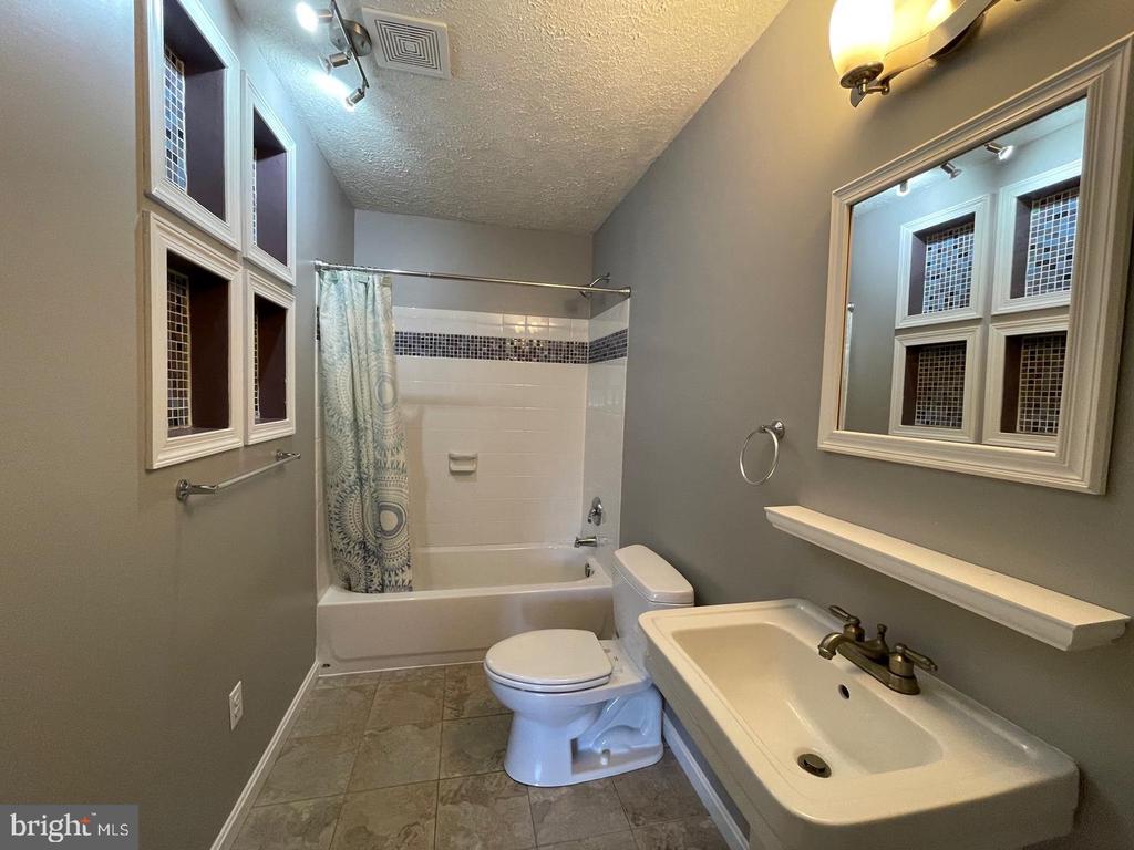 7219 FORD HOLLOW DRIVE