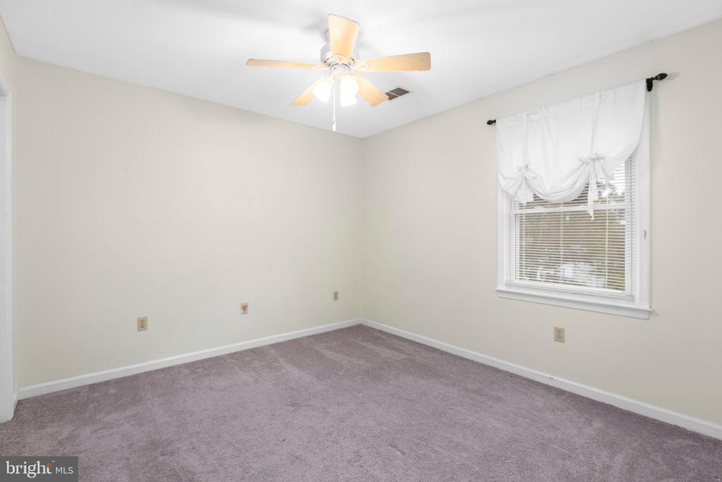 5310 LEAVELLS CROSSING DRIVE