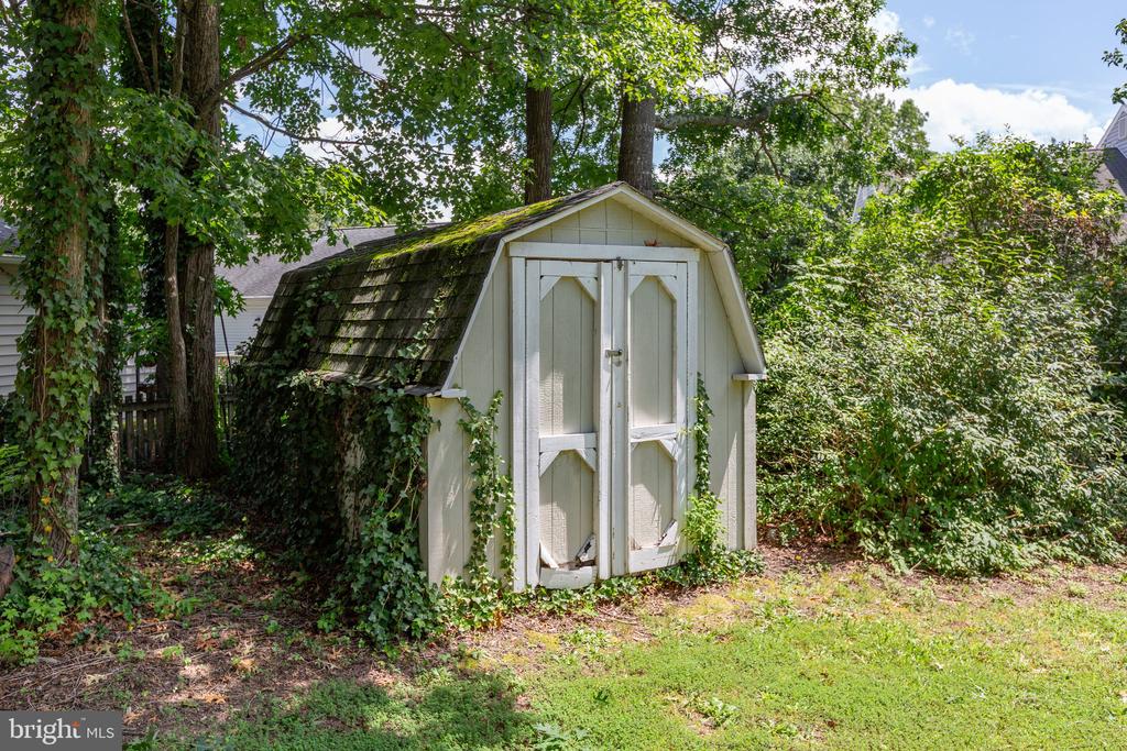 5310 LEAVELLS CROSSING DRIVE