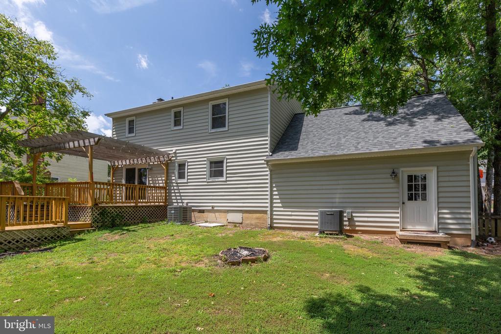 5310 LEAVELLS CROSSING DRIVE