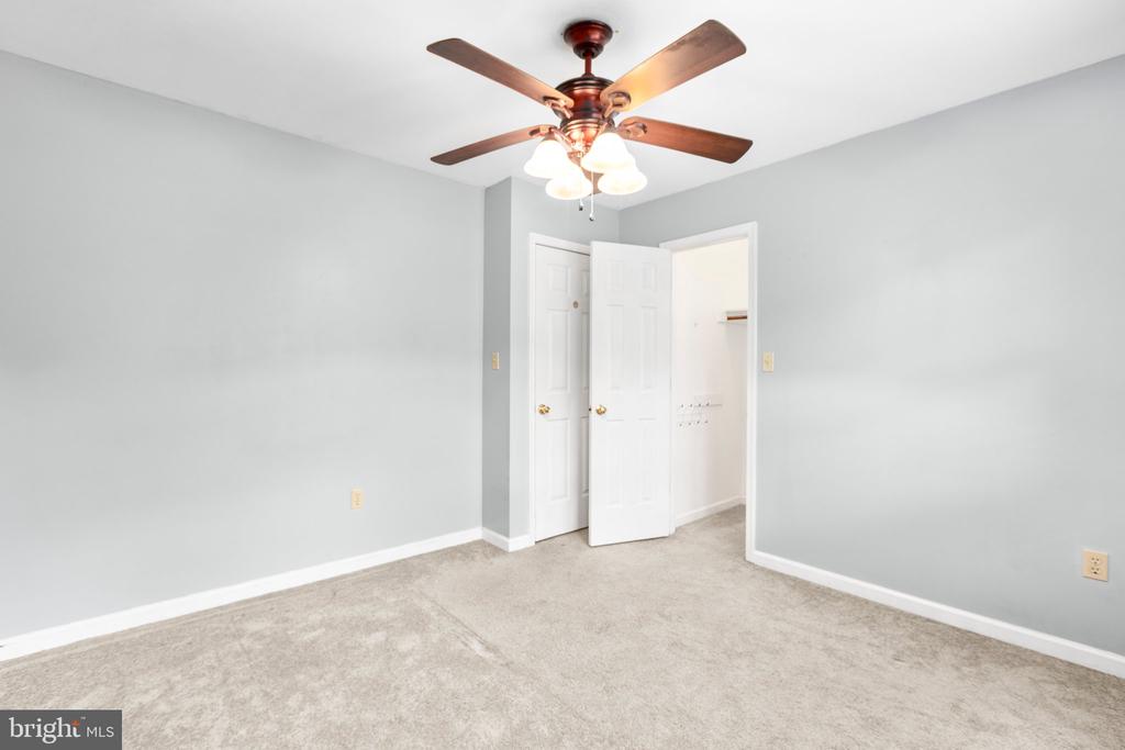 5310 LEAVELLS CROSSING DRIVE