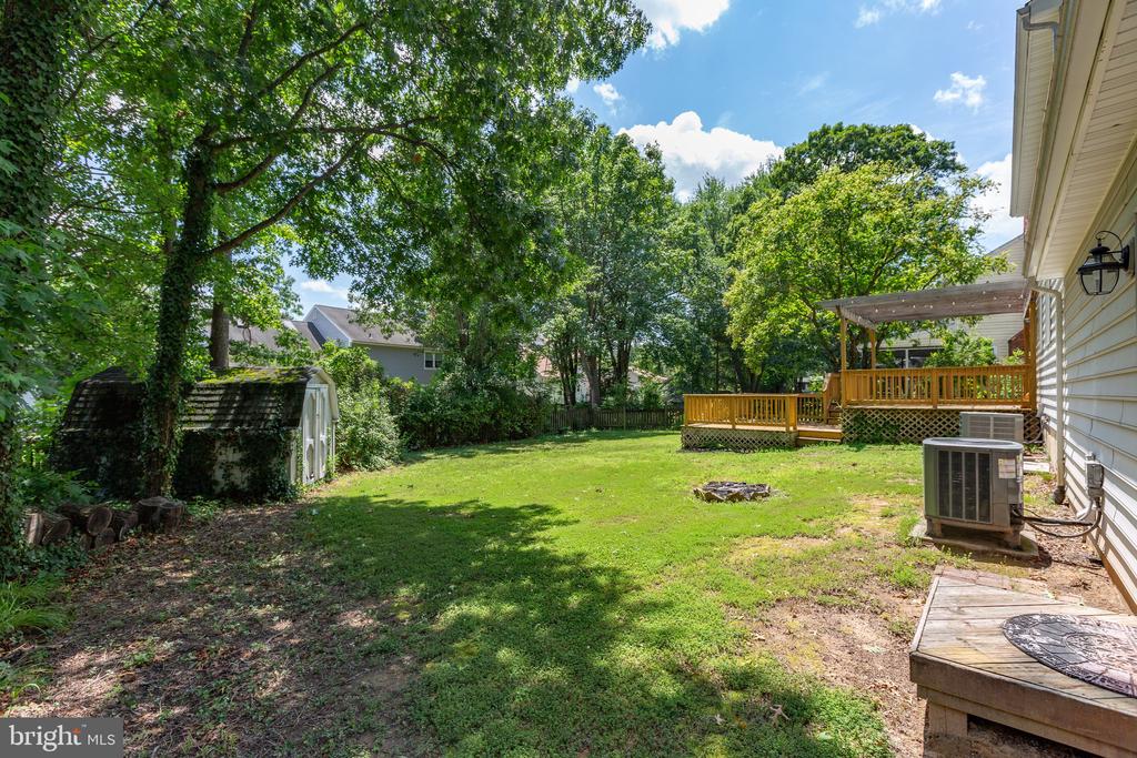 5310 LEAVELLS CROSSING DRIVE