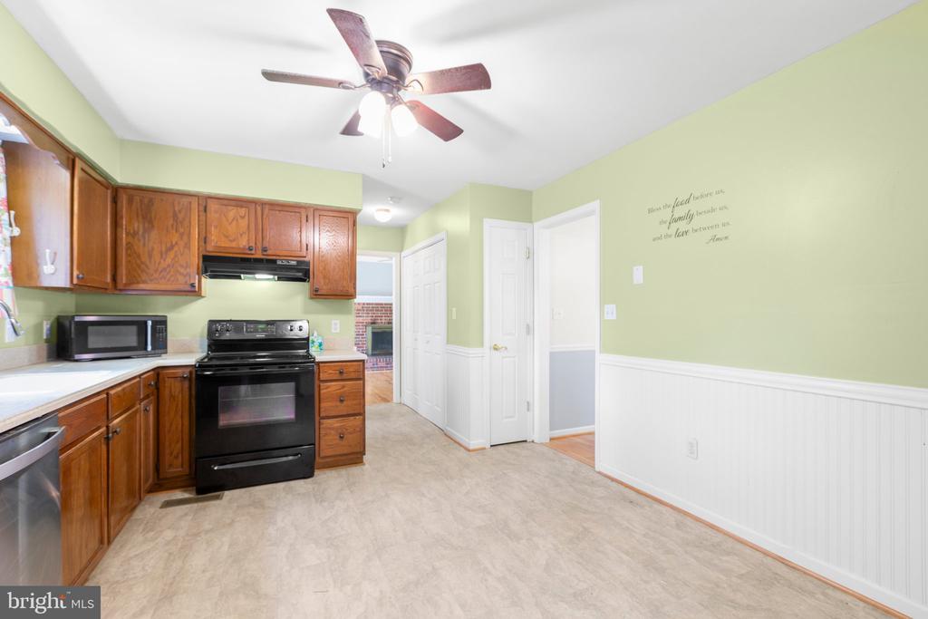 5310 LEAVELLS CROSSING DRIVE