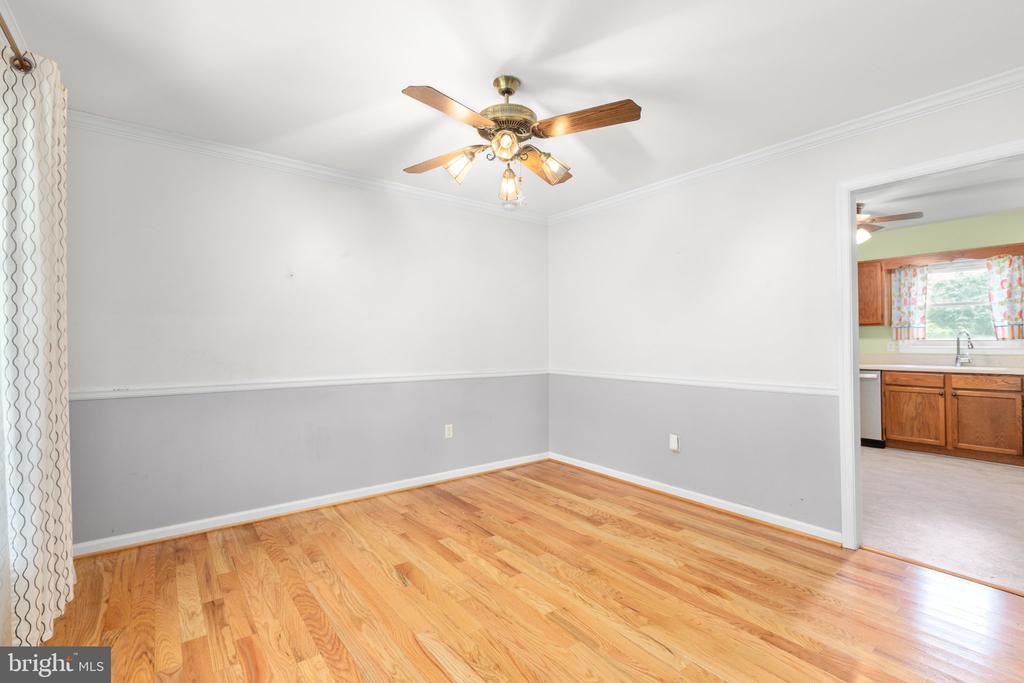 5310 LEAVELLS CROSSING DRIVE