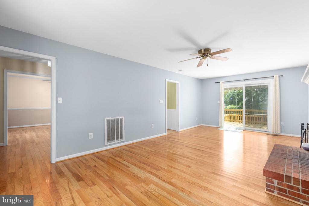 5310 LEAVELLS CROSSING DRIVE
