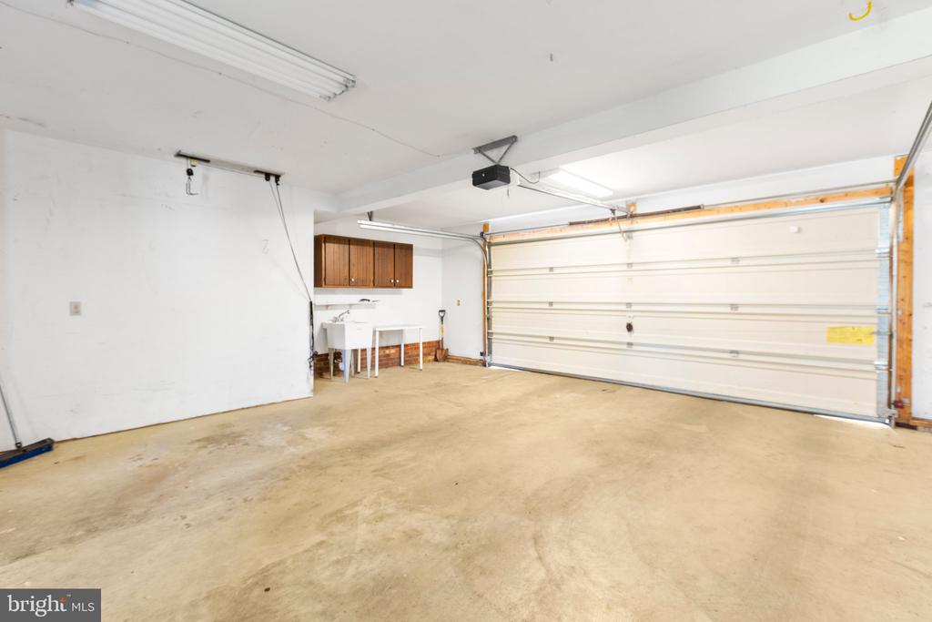 5310 LEAVELLS CROSSING DRIVE