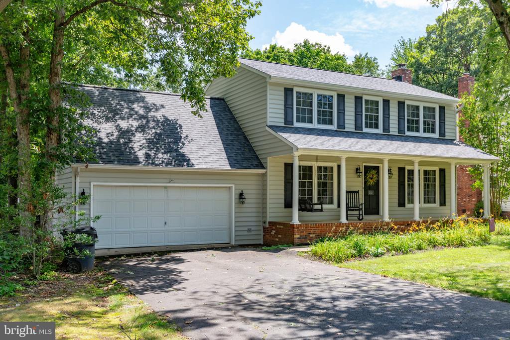 5310 LEAVELLS CROSSING DRIVE