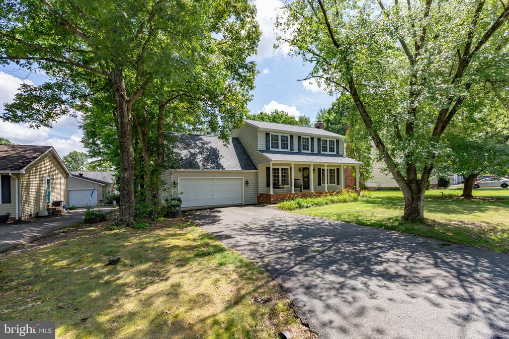 5310 LEAVELLS CROSSING DRIVE