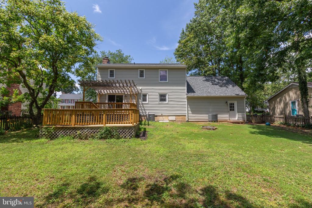 5310 LEAVELLS CROSSING DRIVE