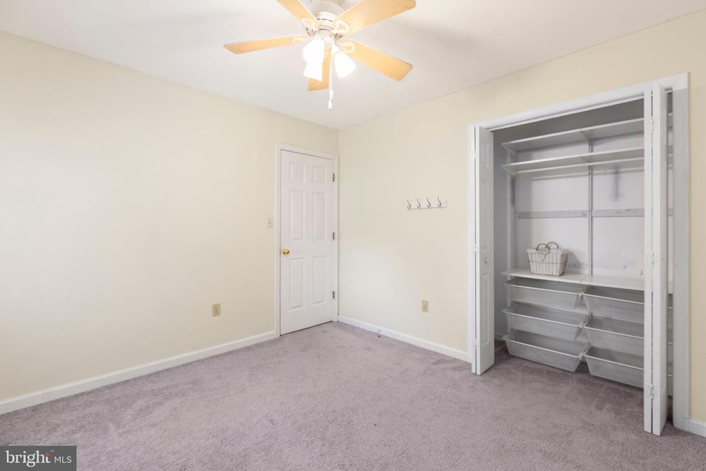 5310 LEAVELLS CROSSING DRIVE