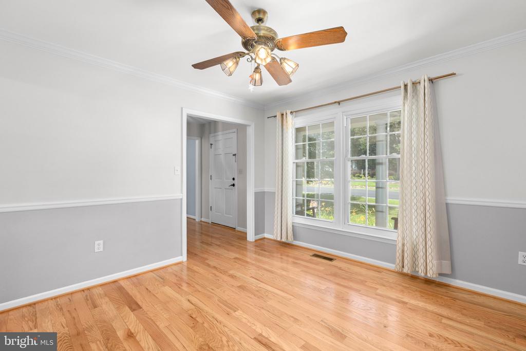 5310 LEAVELLS CROSSING DRIVE