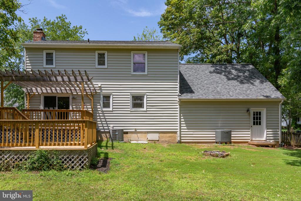 5310 LEAVELLS CROSSING DRIVE