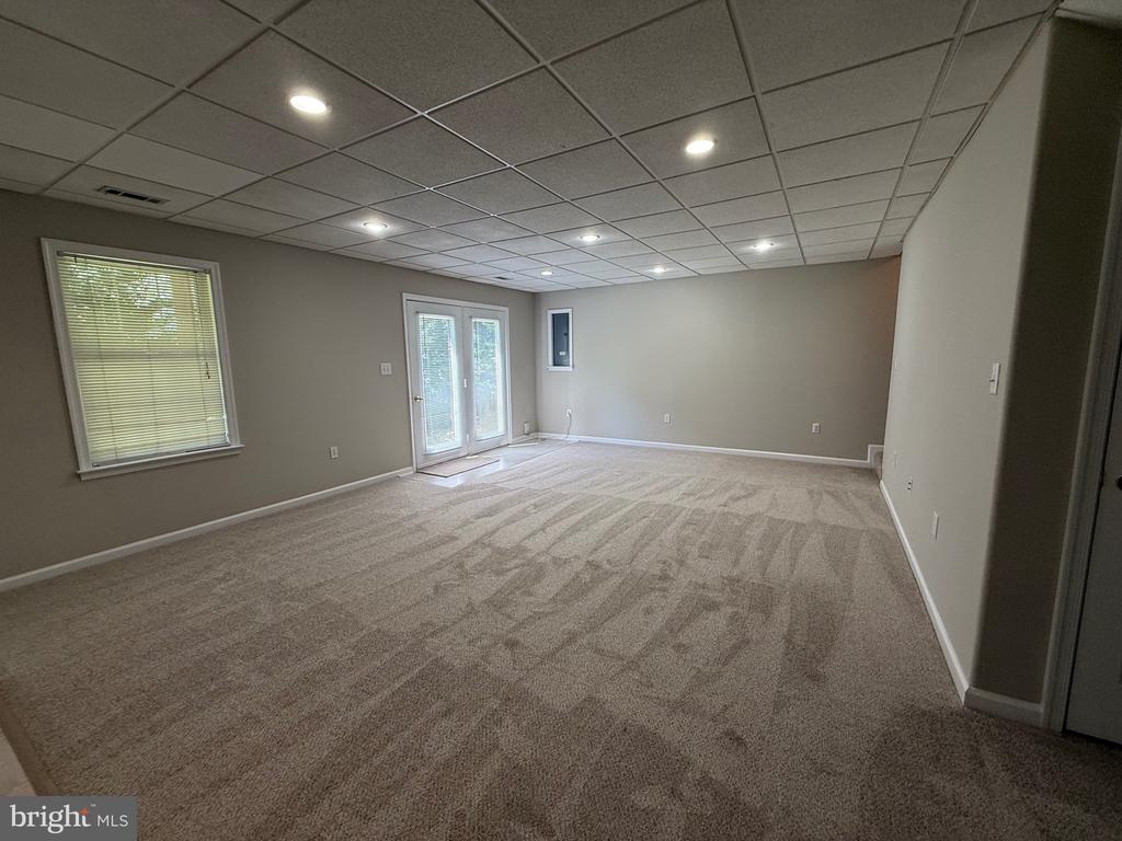 10112 FULLERTON COURT