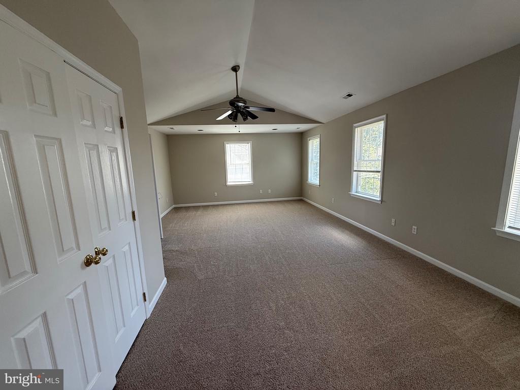 10112 FULLERTON COURT