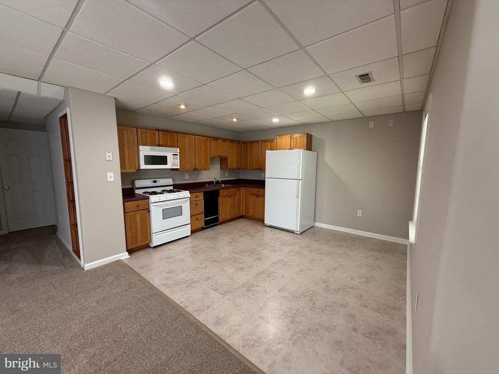 10112 FULLERTON COURT