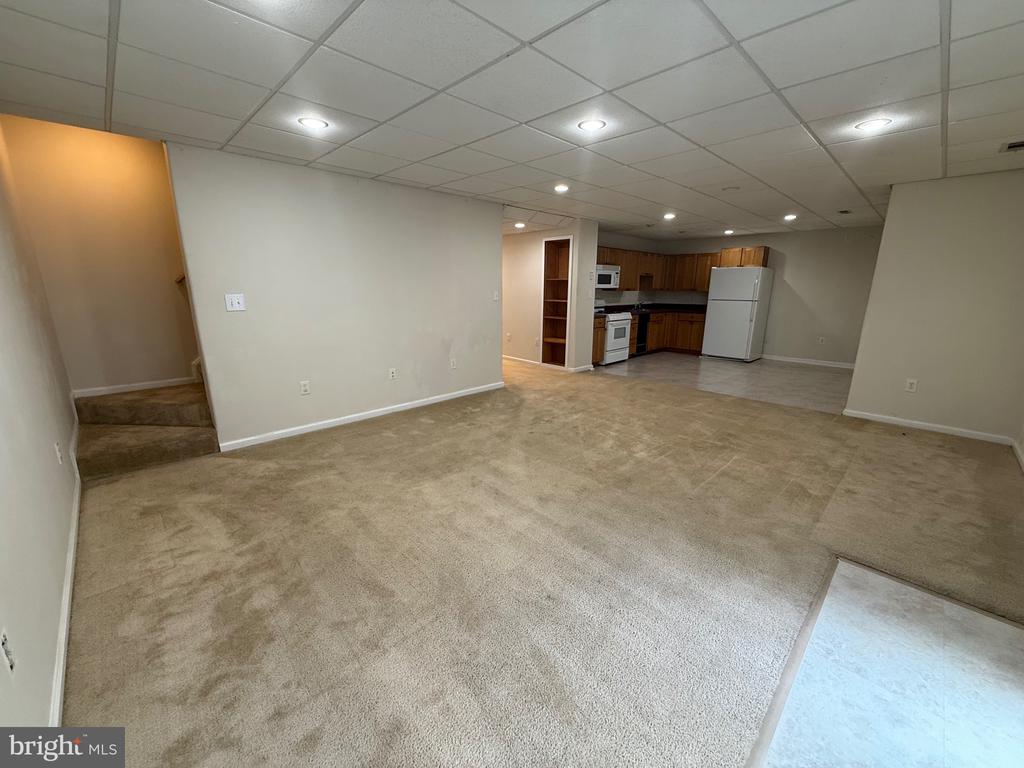 10112 FULLERTON COURT