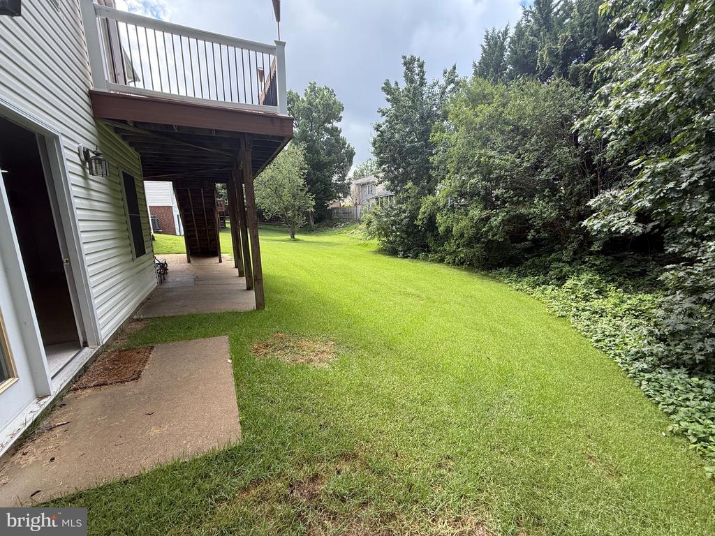 10112 FULLERTON COURT