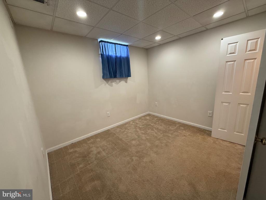 10112 FULLERTON COURT