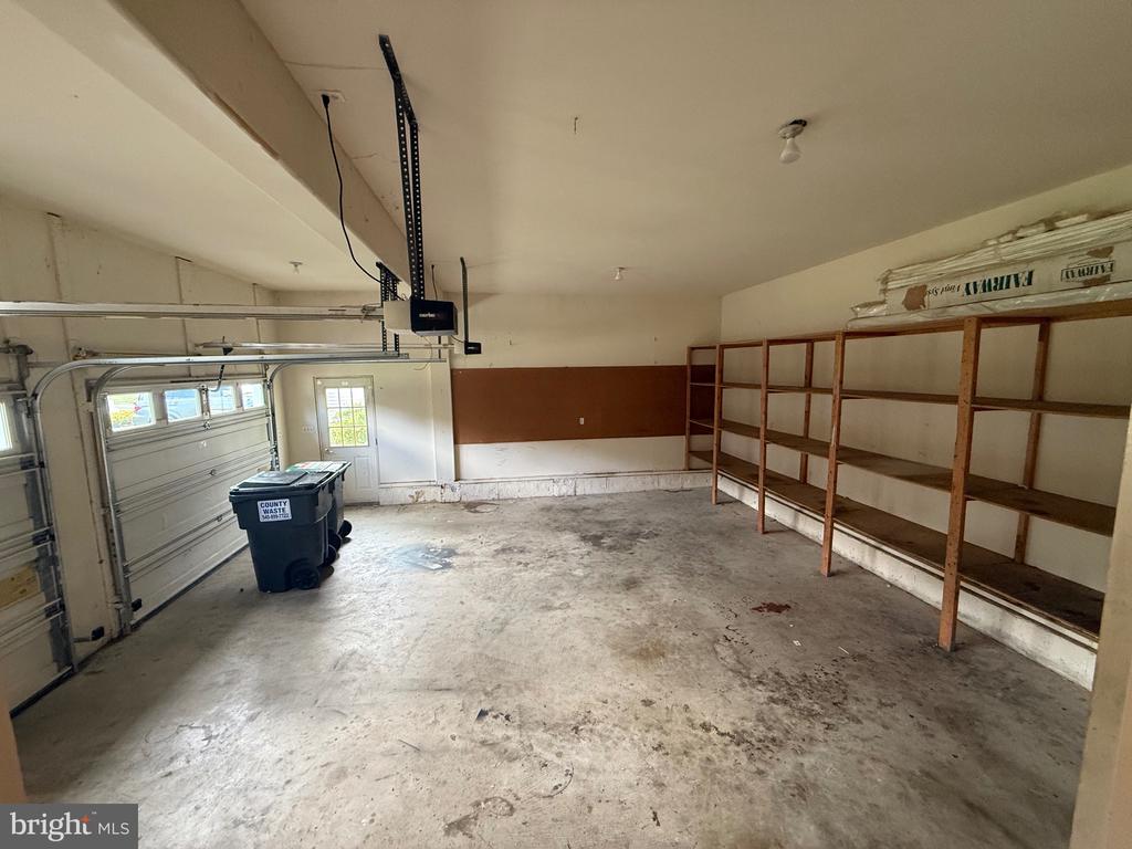 10112 FULLERTON COURT