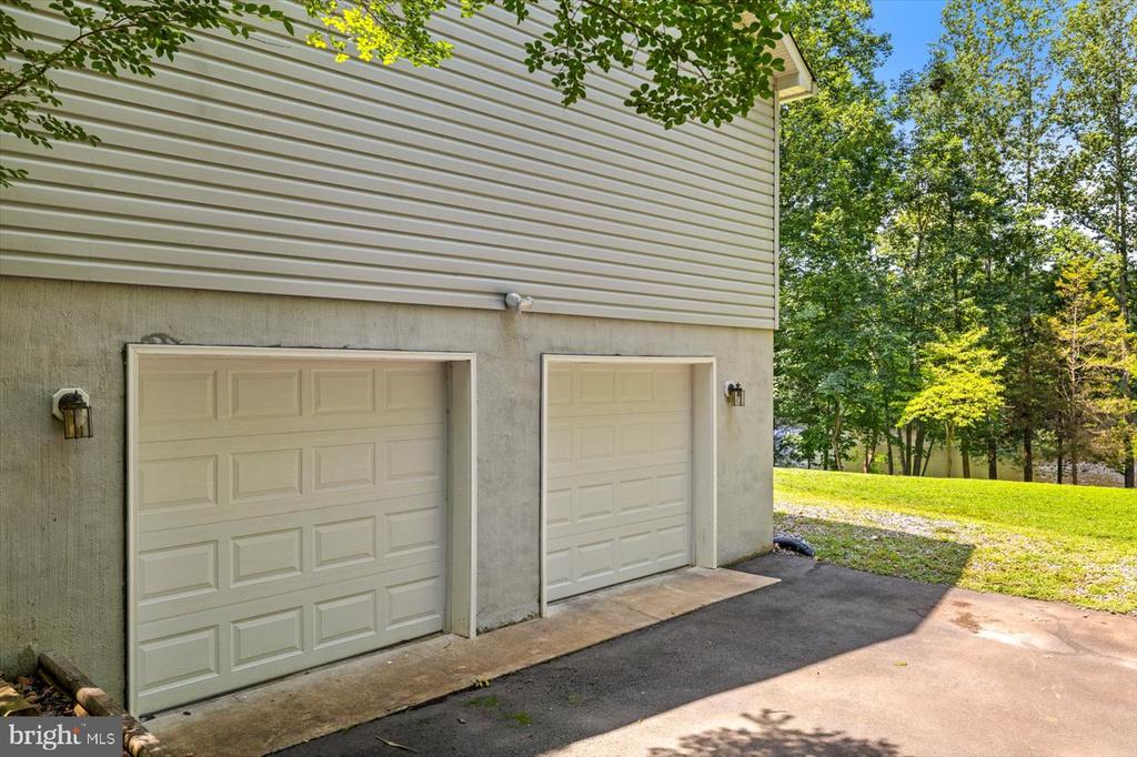 12803 LAKE WILDERNESS LANE