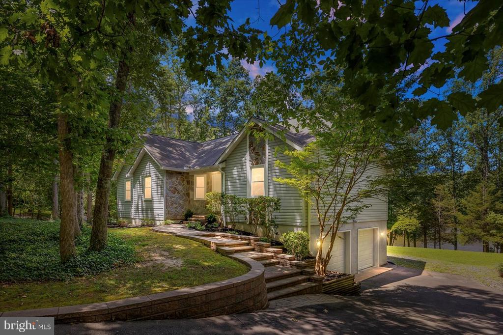 12803 LAKE WILDERNESS LANE